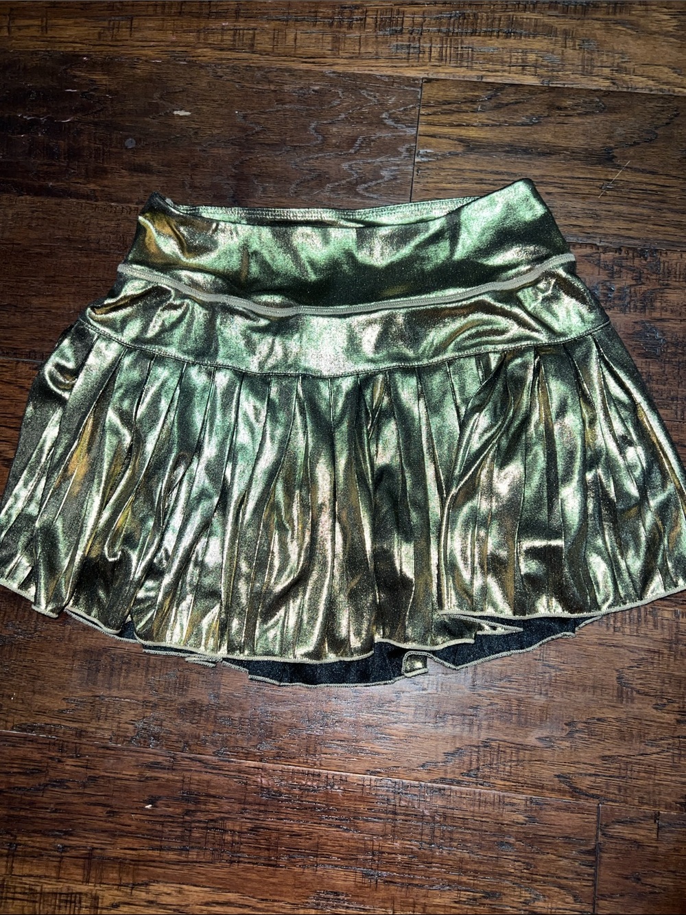 Girls Metallic Gold Pleated Skort